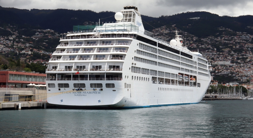 Seven Seas Mariner de regresso à Madeira