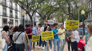 Professores contratados no setor público exigem vinculação (vídeo)