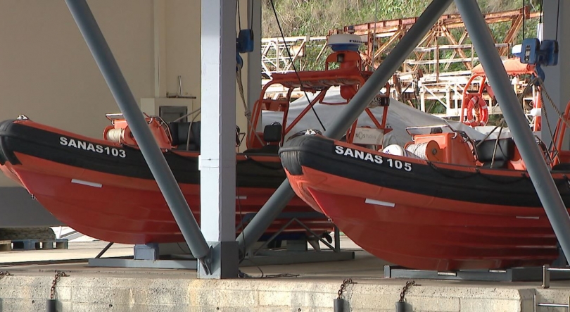 Avaria leva ao resgate de turistas de embarcação marítimo-turística