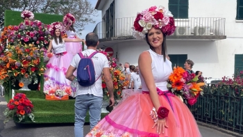 150 pessoas participaram no cortejo da Festa da Flor em Santa Cruz (vídeo)