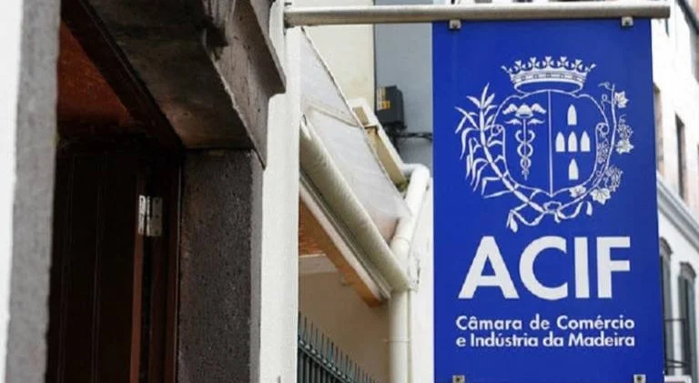 Imagem de ACIF contra a proposta de aumento do salário mínimo regional para 980 euros em 2026