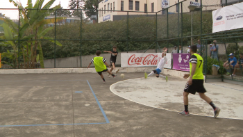 15 equipas participam no torneio de futebol de rua (vídeo)