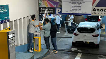 Acidente no parque de estacionamento do Anadia sem feridos
