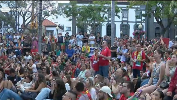 Madeirenses e turistas fizeram a festa na compensação (vídeo)