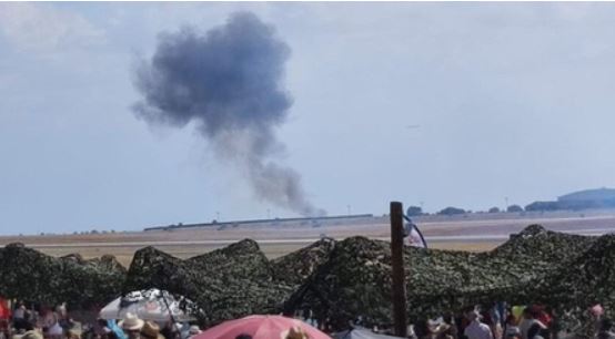 Dois aviões colidem e despenham-se no festival aéreo em Beja