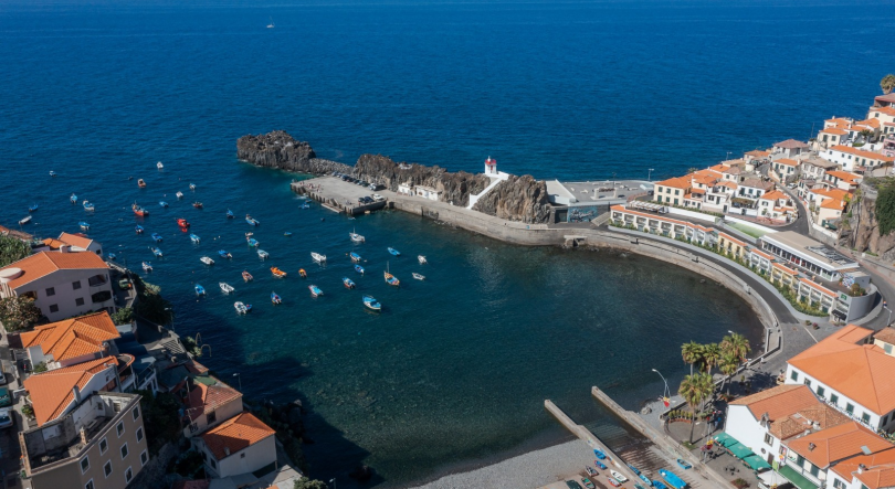 Imagem de Encontrado corpo de homem a flutuar ao largo de Câmara de Lobos