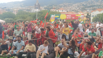 Cerca de de 2000 adeptos vibraram com vitória de Portugal (vídeo)