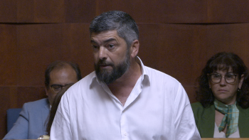Carlos Silva questiona o governo sobre o campo de futebol degradado do Porto Santo (vídeo)