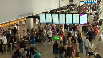 Falha informática gera caos nos aeroportos (vídeo)
