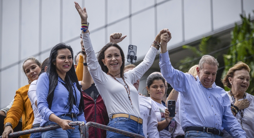 Líder da oposição anuncia 16 mortos nos protestos