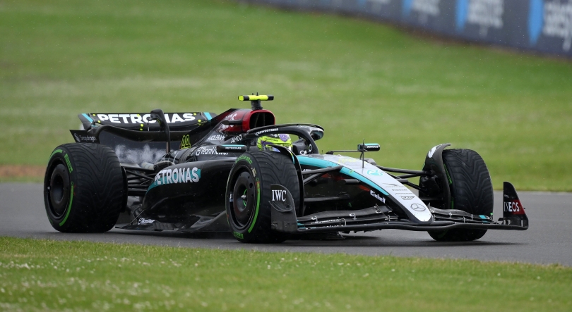 Hamilton conquista em Silverstone a sua 104.ª vitória