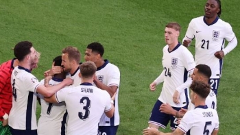 Inglaterra nas meias-finais ao bater Suíça nos penáltis