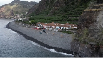 Praia do Passo na Madalena do Mar (vídeo)