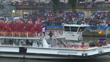 Milhares não arredaram pé apesar da chuva (vídeo)