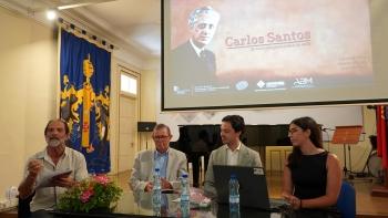 Livro “Carlos Santos: da tradição para a sala de aula” apresentado hoje (áudio)