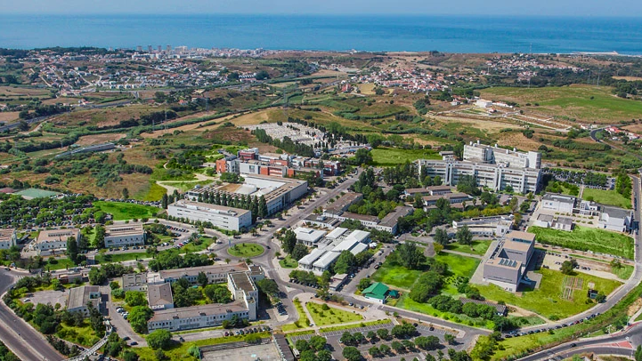 Explosão na Faculdade de Ciências e Tecnologia na Caparica provoca um morto