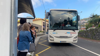 Viagens gratuitas para todos na estreia dos novos autocarros (áudio)
