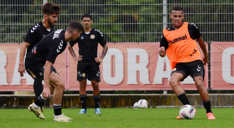 Nacional vence Marítimo B com reforços em destaque