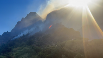 PJ está a investigar o que terá originado o incêndio (vídeo)