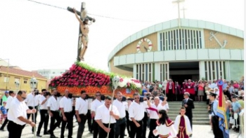 Papa Francisco dirige bênção aos pescadores de Caxinas