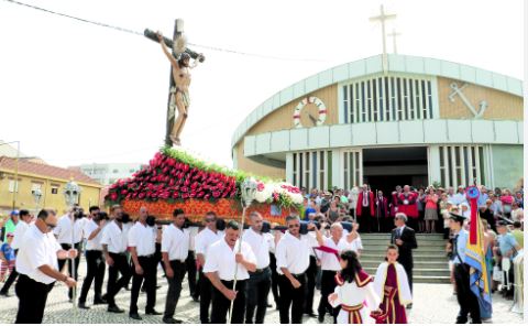 Papa Francisco dirige bênção aos pescadores de Caxinas