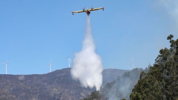 Descargas dos  Canadair aliviam angustia na Ponta do Sol (áudio)