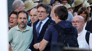 Polícia usou gás para dispersar apoiantes de Puigdemont em Barcelona