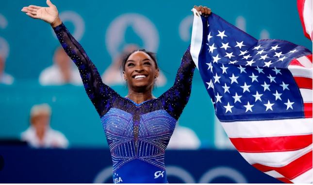 Simone Biles vence ‘all-around’ e soma sexto ouro olímpico