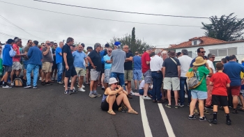 Imagem de Centenas de adeptos concentram-se em Santana (vídeo)