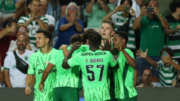 Sporting esmaga Farense com exibição de luxo