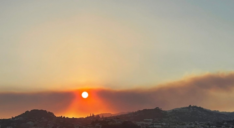 Incêndio está perto das zonas altas do Jardim da Serra