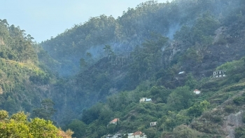 Sítio da Furna continua com uma frente ativa longe das habitações (vídeo)