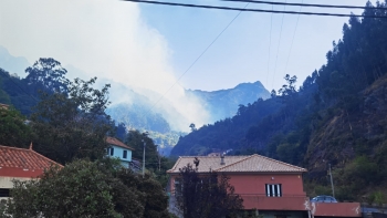 Fogo continua no Curral das Freiras, Serra de Água e Ponta do Sol