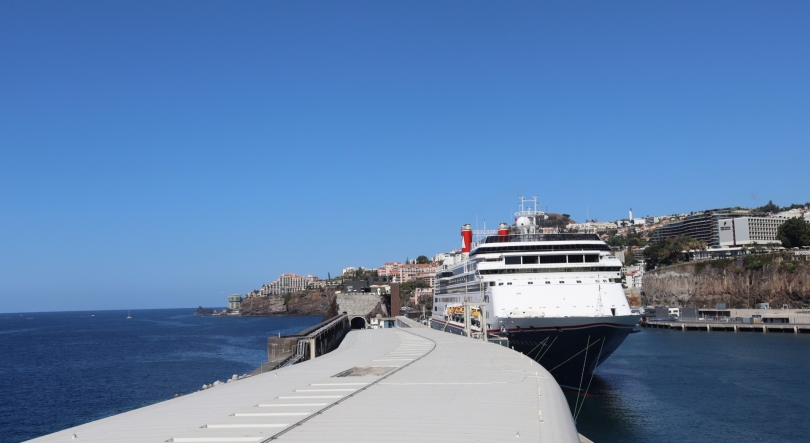 Borealis no Funchal, no âmbito de um cruzeiro que visita cinco portos portugueses