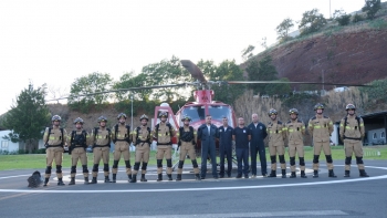 Helicóptero já realizou 327 descargas desde o início do incêndio