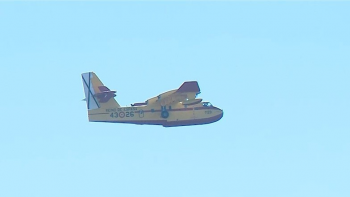 Imagem de Aviões Canadair já sobrevoam cordilheira central (vídeo)