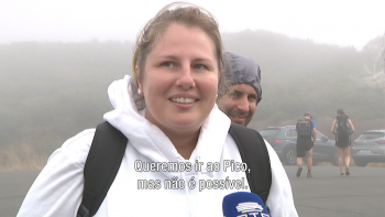 Turistas identificados por circularem nos percursos encerrados (vídeo)