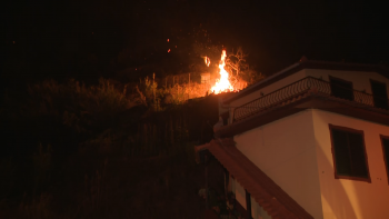 Moradores da Serra de Água continuam sem dormir devido às chamas (vídeo)