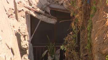 Queda de muro retira seis moradores do Caminho do Arieiro (vídeo)