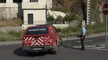 Bombeiros do Continente já ajudam no combate às chamas na Serra de Água (vídeo)