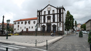 “Excelente ideia a construção de um parque de estacionamento no largo do Colégio”