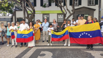 Grupo de venezuelanos e lusodescendentes entregou atas das eleições na ALRAM (áudio)