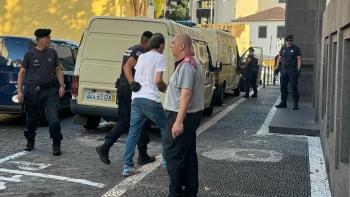 Imagem de Quatro arguidos não apareceram em tribunal (áudio)