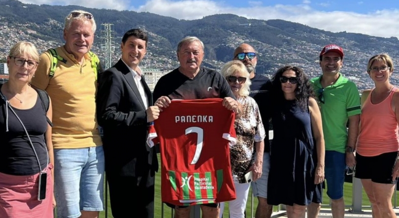 Jogador histórico visita Estádio do Marítimo