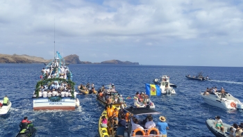 Imagem de Fé e gratidão levam milhares ao mar em procissão (vídeo)