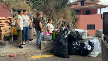 Regresso emotivo dos moradores da Fajã das Galinhas (vídeo)