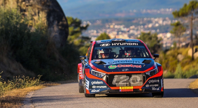 Kris Meeke lidera Rali da Água Transibérico Eurocidades Chaves-Verin