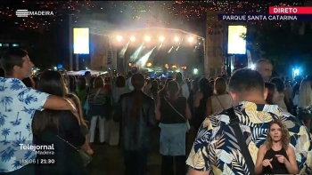 Imagem de Milhares no Festival Sons do Mar (vídeo)