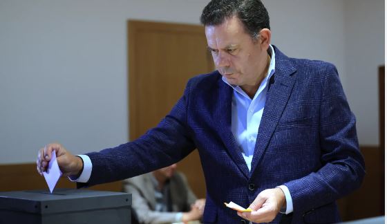 Montenegro reeleito presidente do PSD com 97,45% dos votos