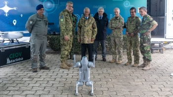 Presidente da República visita o maior exercício de drones do mundo